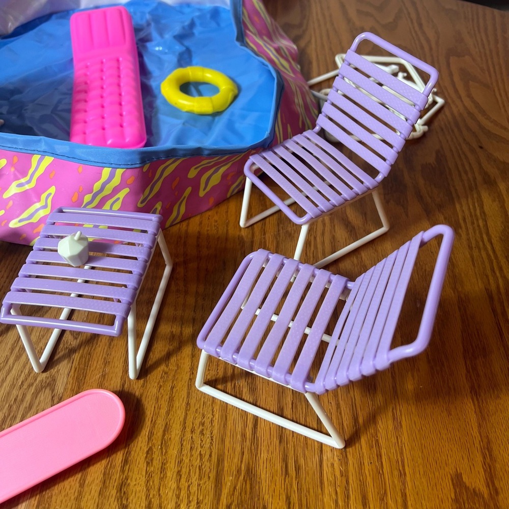 Vintage Mattel Barbie Hawaiian Fun Pool Playset Chairs Umbrella Accessories Lot - Picture 3 of 8